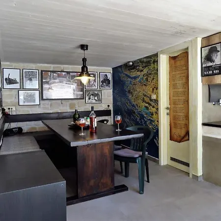 Hobbit Apartment